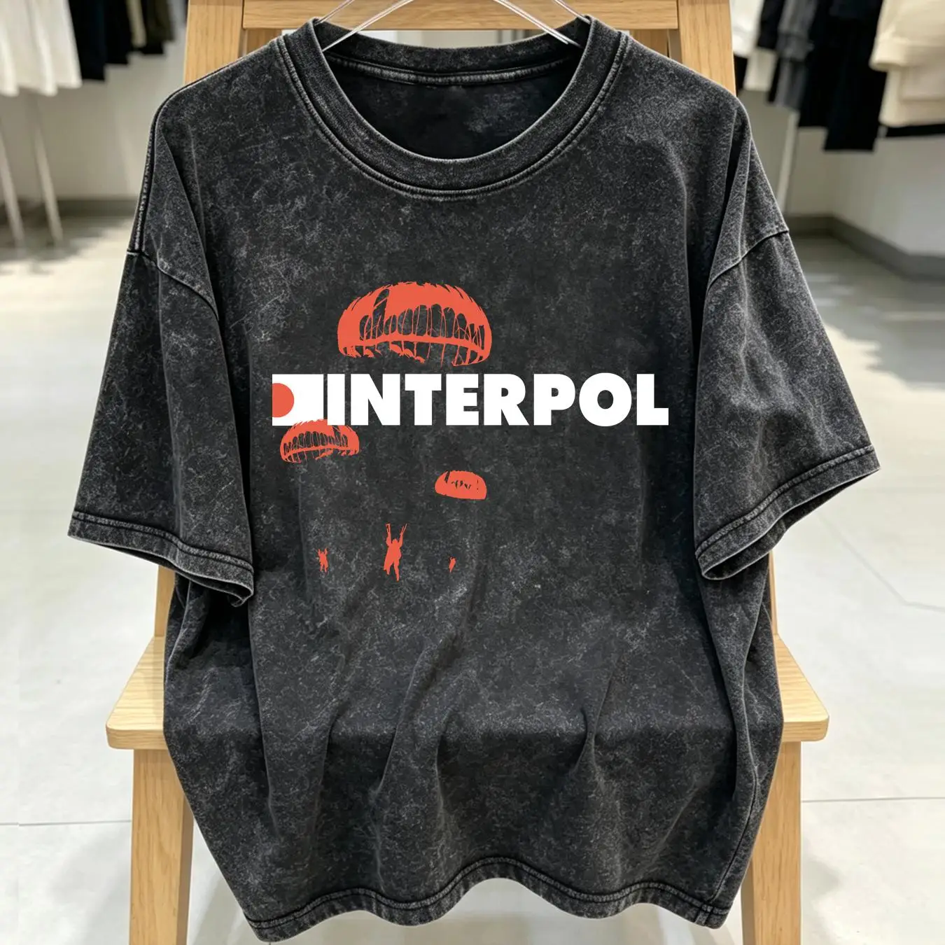 Streetwear Brand Vintage - تيشيرت مغسول من ماركة إنتربول، قماش